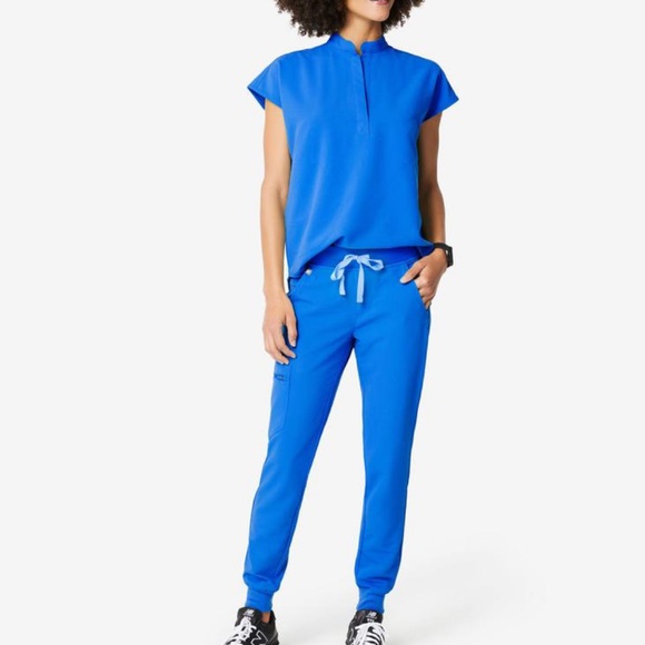 Figs scrubs - Picture 2 of 4